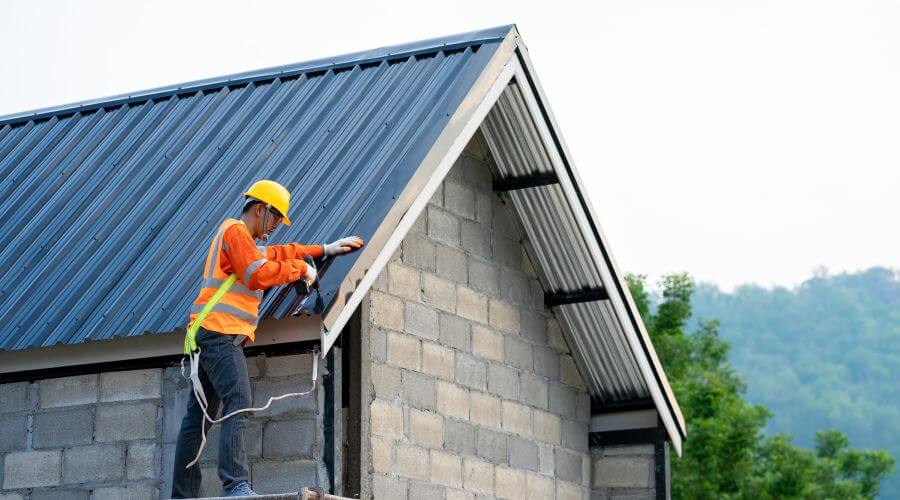 Professional gutter cleaning in Astoria, SD